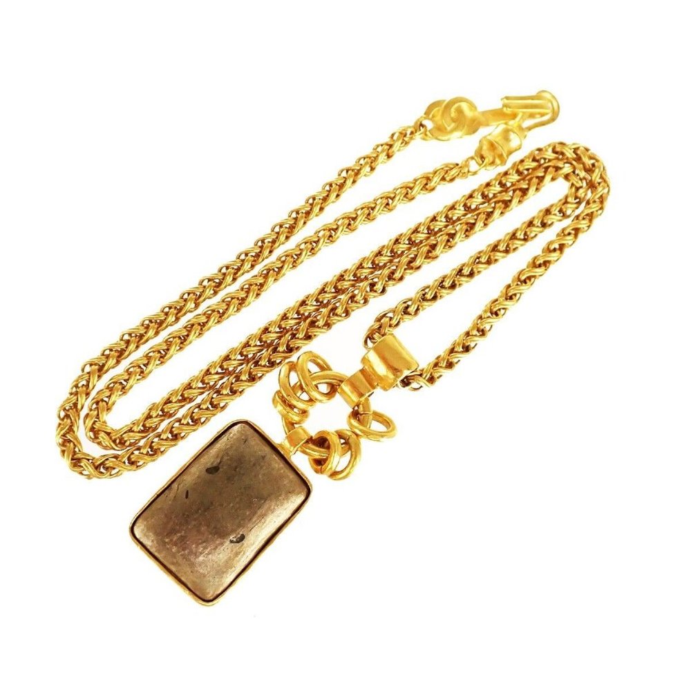 CHANEL NECKLACE